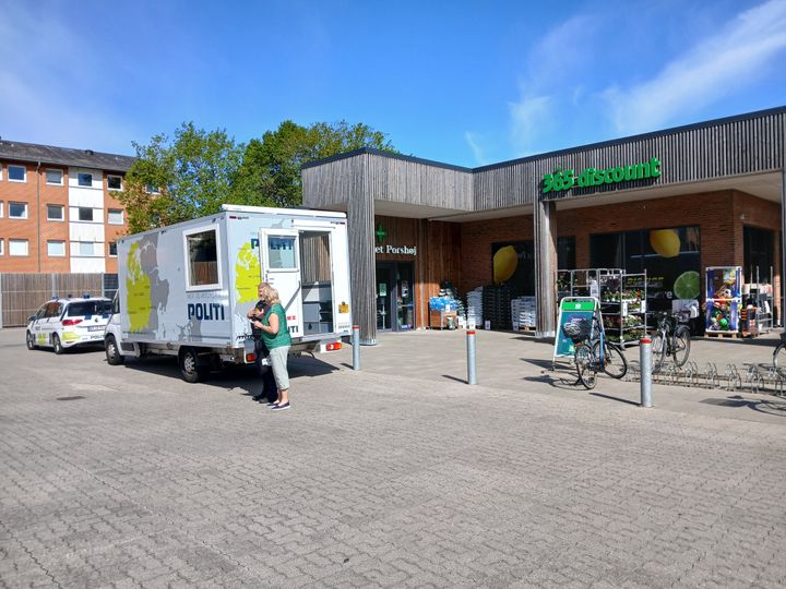 Foto%20af%20den%20mobile%20politistation%20p%E5%20Frueh%F8jvej%20i%20Herning