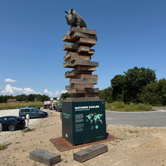 Installationen kan opleves ved ankomst til Stevns Klint Experience på Boesdalsvej 14 fra den 14. juli og frem til oktober.