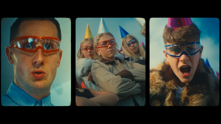 Billede fra musikvideoen "Hav du husket brillen?"