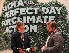 Europaminister Marie Bjerre og AKKC-direktør Nicolaj Holm (2)