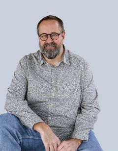 Hvis man følger de enkle hverdagsråd, kan man som familie potentielt spare mellem 10.000 og 15.000 kroner om året. Det er altså mange penge, siger Claus Jensen, Brunata.