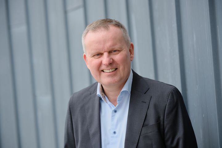 Middelfart Sparekasse har ansat 54-årige Jesper Rønne fra Hinnerup som privatkundechef i sparekassens afdeling på Dokk1 i Aarhus.